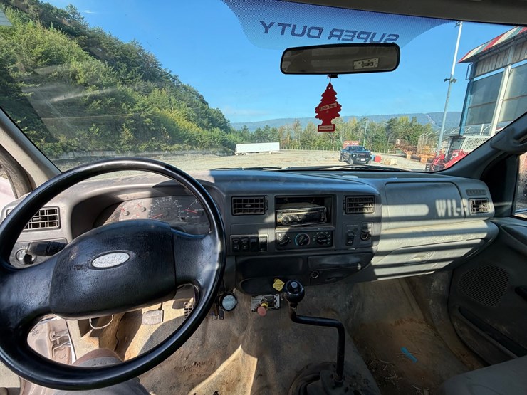 #4552-•-ford-f-650-flatbed-truck-image-23