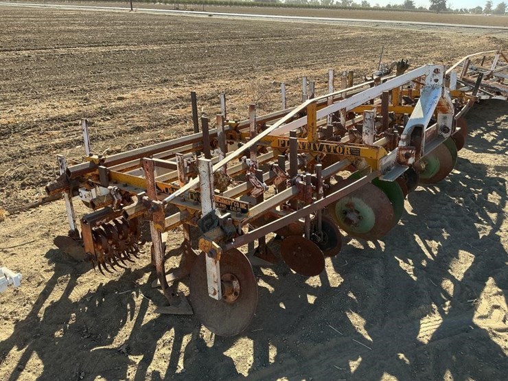 johnson-3-pt-3-row-60"-cultivator-image-3