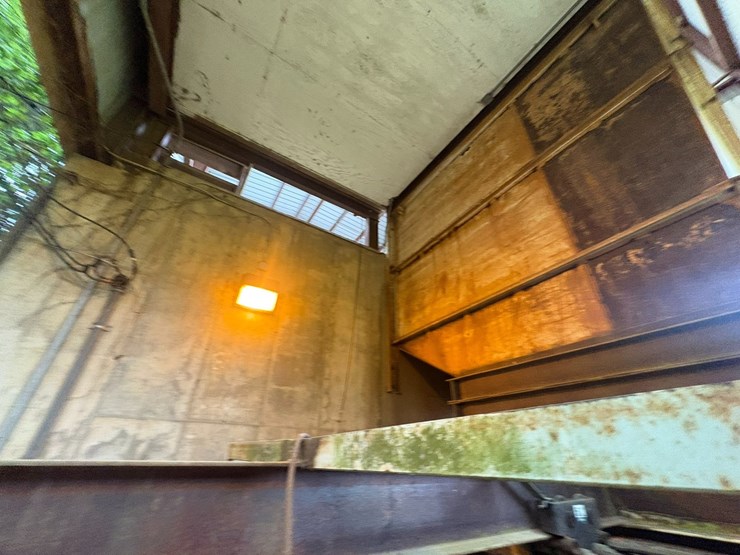 #42224-•-trash-compactor-image-18