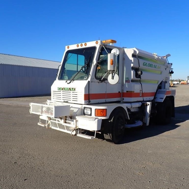 2014 Global M4 Street Sweeper Truck