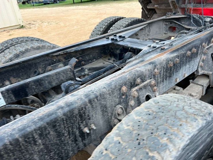 2007-international-7400-tandem-axle-dump-truck-(181,761-miles)-image-59