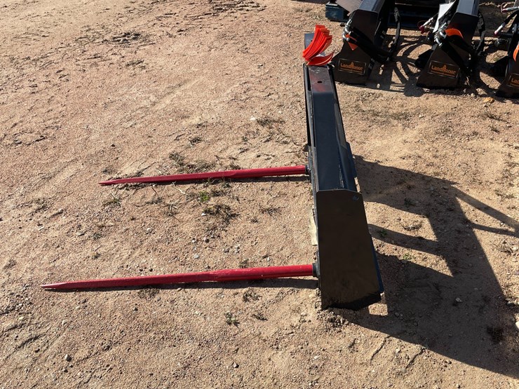 #4098-•-landhonor-bale-spear-frame-attachment-image-4