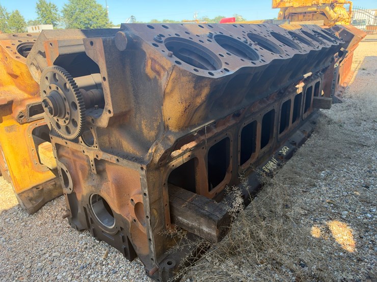 #46911-•-(2)-16-cylinder-engine-blocks-image-8