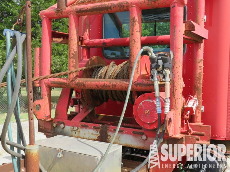 2000-freightliner-fld-long-conventional-t/a-winch-tractor-image-5