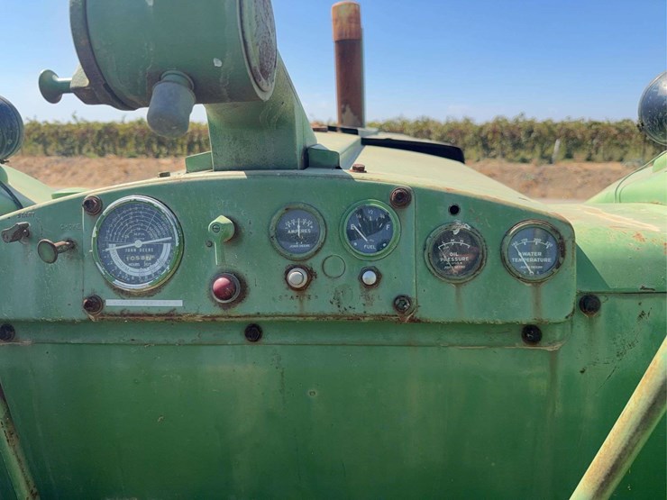 john-deere-820-image-41