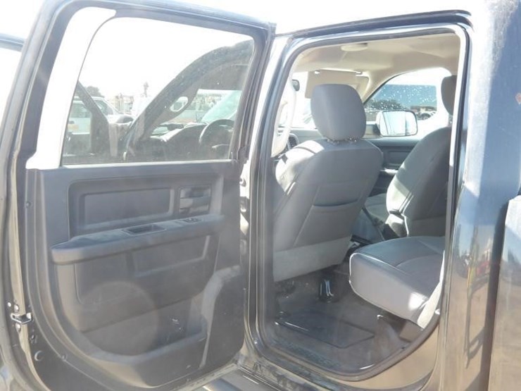 2016-dodge-ram-1500-image-12