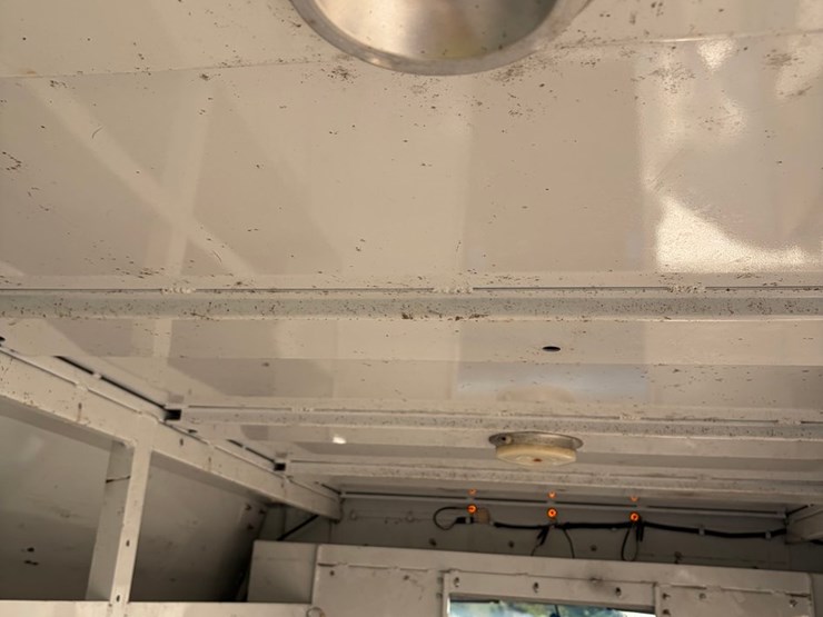 #4554-•-2015-chevrolet-express-work-van-image-29