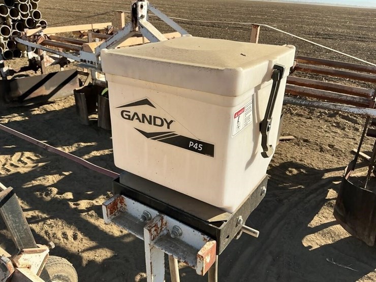 gandy-p45-3-pt-3-row-60"-hyd.-baiter-bar-image-10