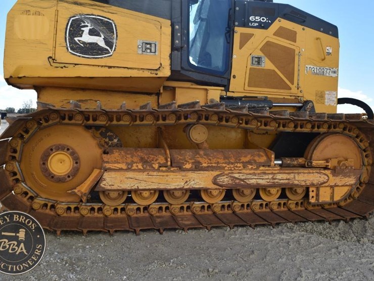 2021-deere-650k-image-29