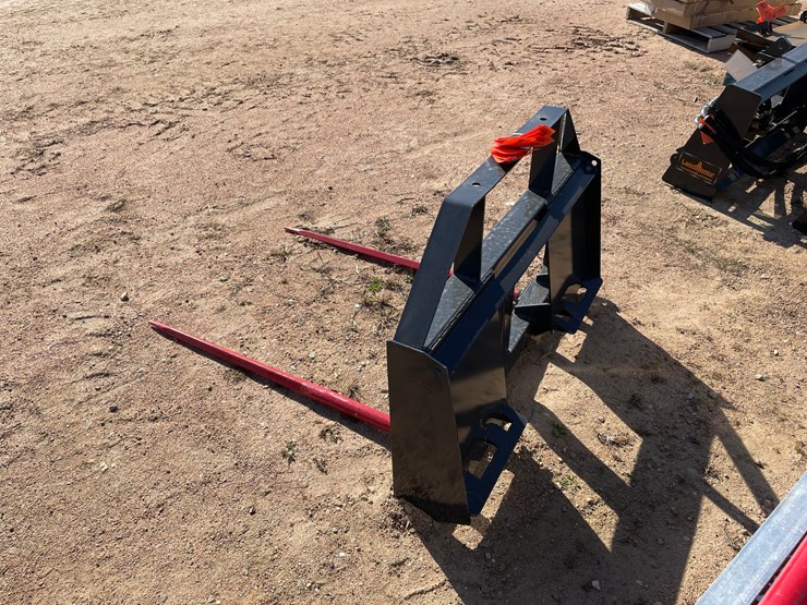 #4104-•-landhonor-skid-steer-bale-spear-attachment-image-4