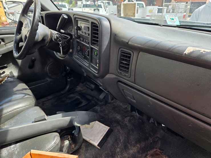 #8-•-2007-chevrolet-2500-service-truck-/-269,772-miles-image-27