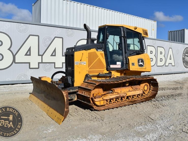 2021-deere-650k-image-12