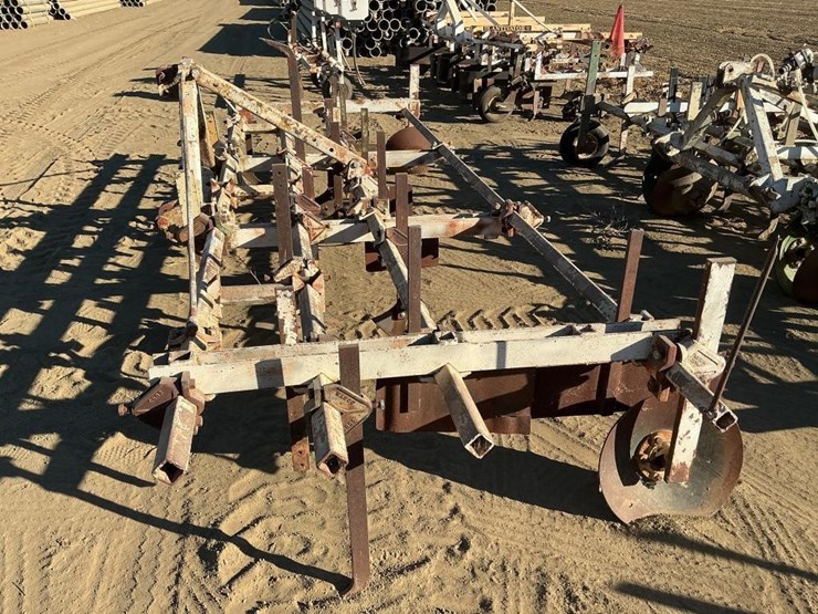 custom-3-pt-3-row-60"-cultivator-image-8