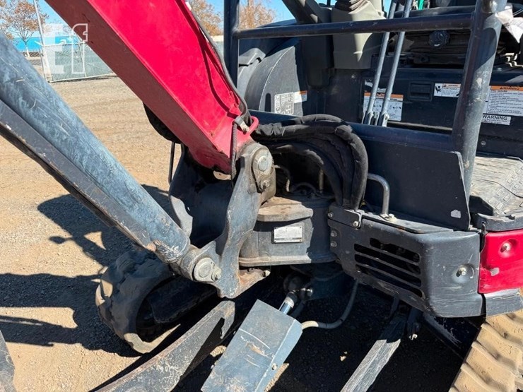 2020-yanmar-vio35-6a-image-22