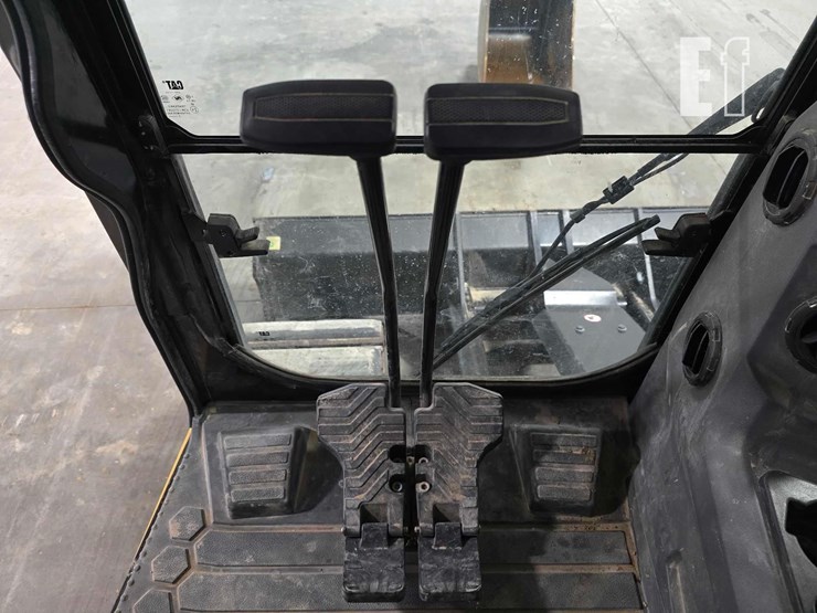 2023-caterpillar-307.5-image-19