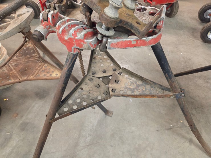 #45-•-rigid-chain-pipe-vice-image-2