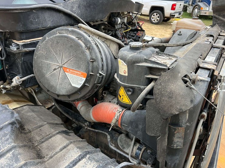 2007-international-7400-tandem-axle-dump-truck-(181,761-miles)-image-8