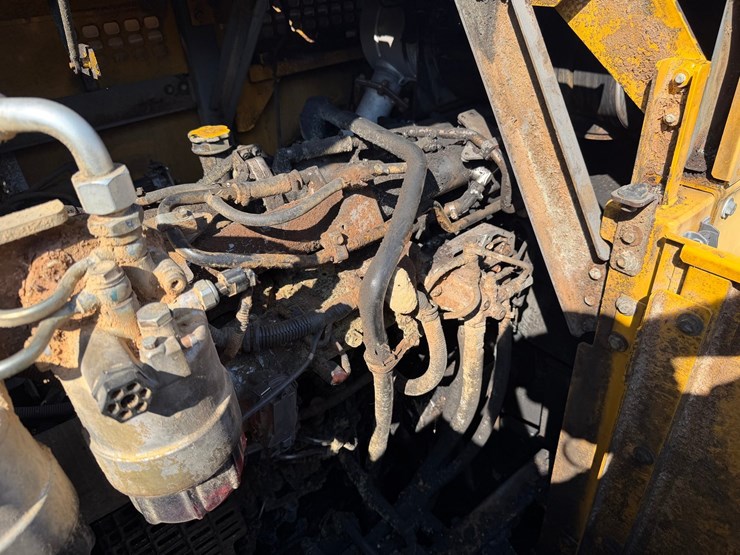 #4098-•-2015-john-deere-870g-lc-excavator-image-101