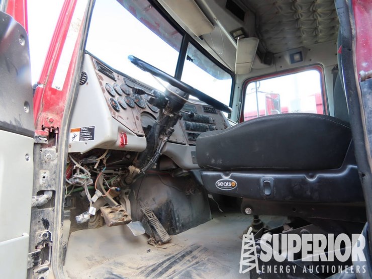 2012-western-star-4900-t/a-truck-tractor-w/pusher-axle-sleeper-image-7