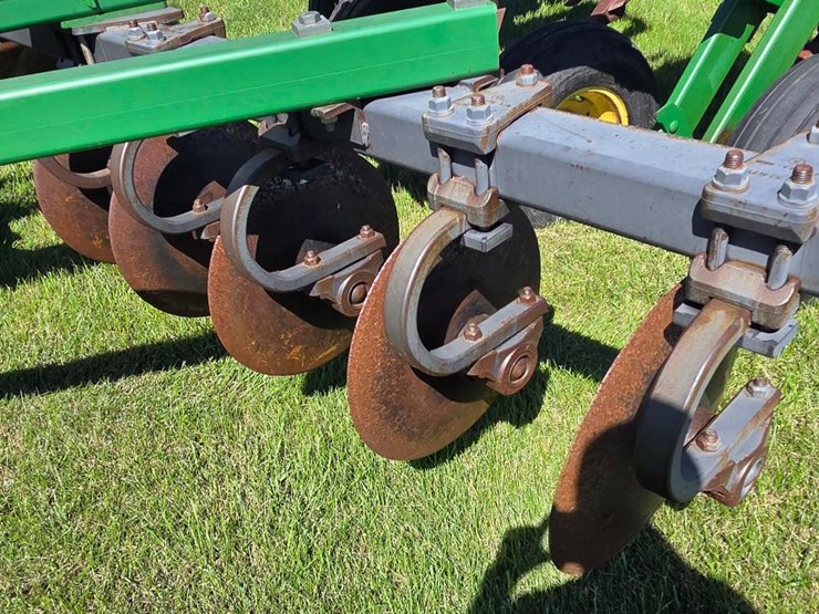 2010-john-deere-2700-mulch-ripper-image-15