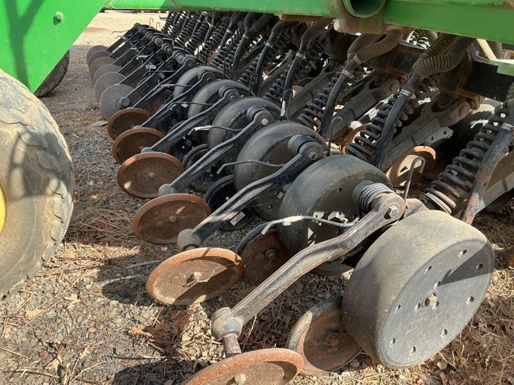 john-deere-1560-14'-pull-grain-drill-image-18