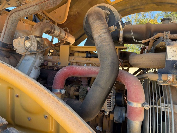 2016-caterpillar-cs54b-84”-vibratory-smooth-drum-compactor-(1,074-hours)-image-9