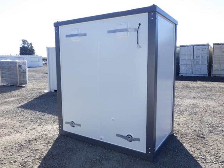 double-stall-portable-toilet-image-2