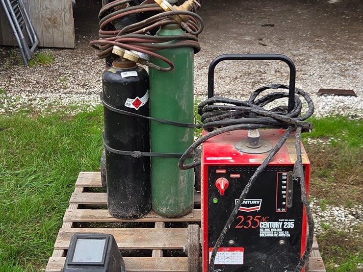 century-235-ac-welder-&-torch-image-2