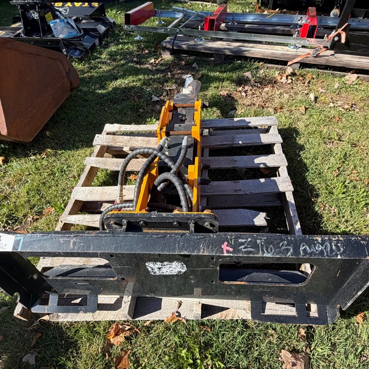 #8351 • GIGI 680 Skid Steer Concrete Breaker