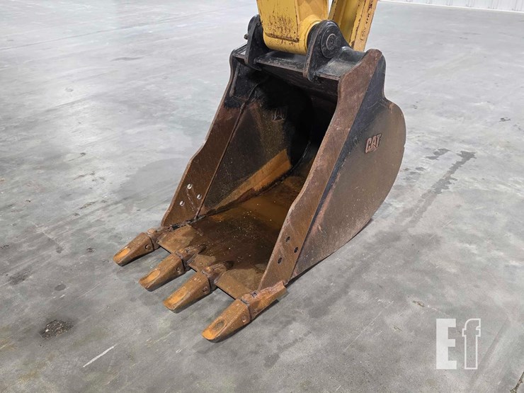 2023-caterpillar-307.5-image-13