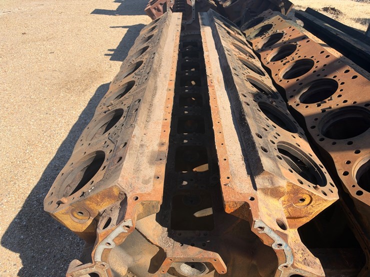 #46911-•-(2)-16-cylinder-engine-blocks-image-6