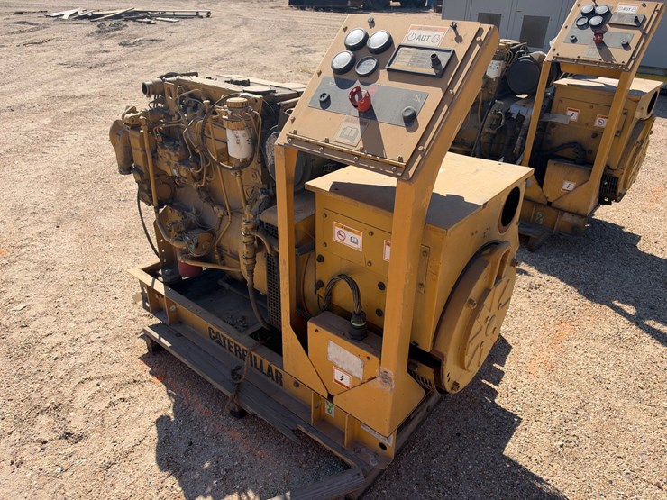 #46908-•-2003-caterpillar-3054t-image-3