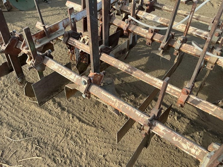 custom-3-pt-3-row-60"-cultivator-image-10