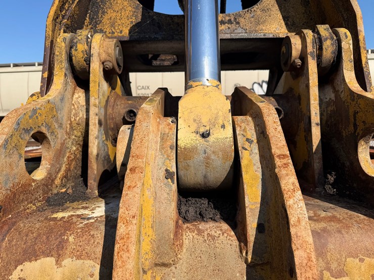 #4098-•-2015-john-deere-870g-lc-excavator-image-19