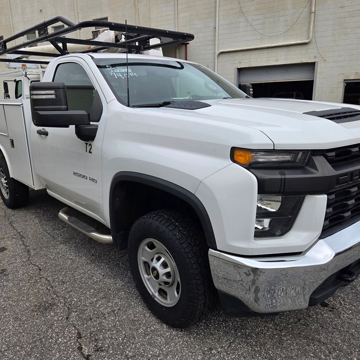 #5 • 2020 Chevrolet 2500 Service Truck / VIN: 1GB0WLE7XLF295314 / 74,095 miles