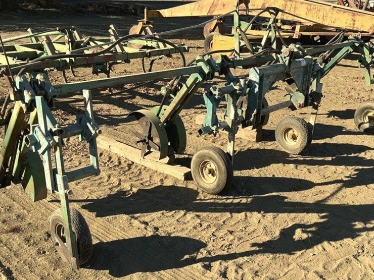 pickett-3-pt-3-row-60"-hyd.-vine-trimmer-image-1