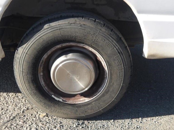 2002-ford-e350-image-8