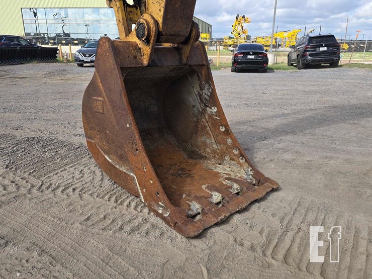 2018-caterpillar-320gc-image-10