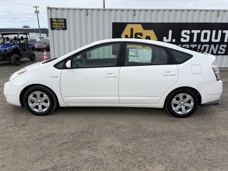 2009-toyota-prius-hybrid-sedan-image-7