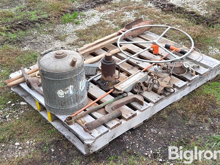 john-deere-wrench-&-misc-image-5