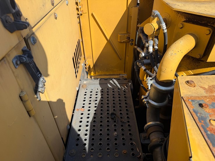 #4098-•-2015-john-deere-870g-lc-excavator-image-108