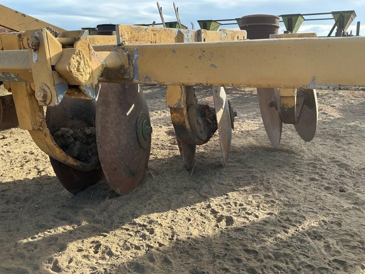 custom-3-pt-6-blade-disc-ridger-image-11