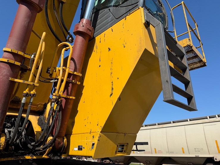 #4098-•-2015-john-deere-870g-lc-excavator-image-55