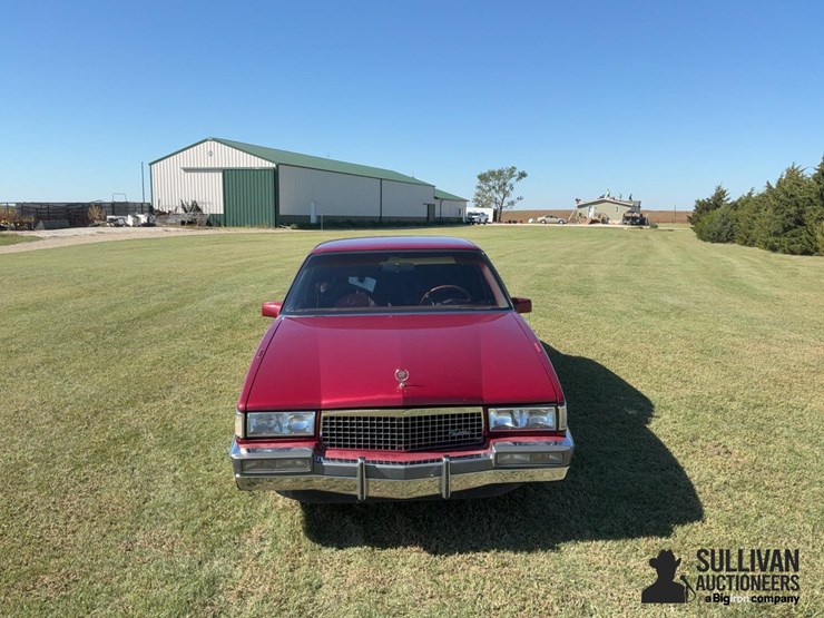 1989-cadillac-sedan-deville-car-image-2
