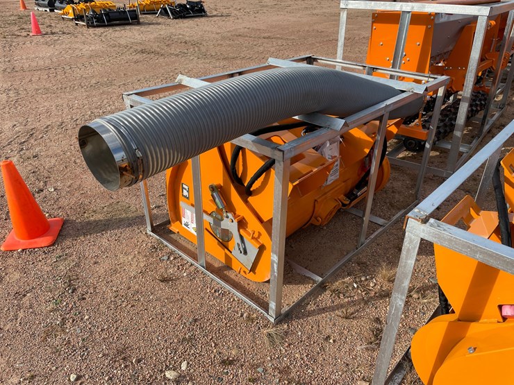 #4068-•-landhonor-double-discharge-concrete-mixer-attachment-image-3