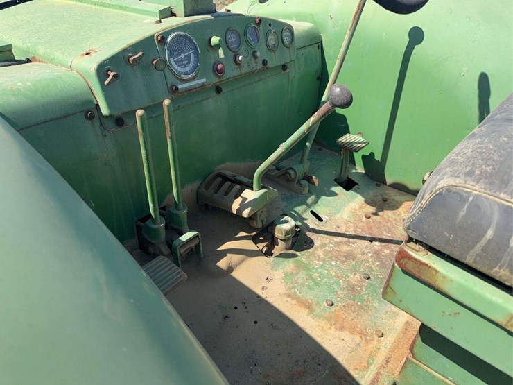 john-deere-820-image-38