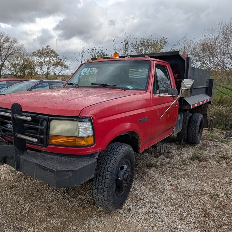 #8385 • 1995 Ford F250 Dump Truck (clean Wi title)