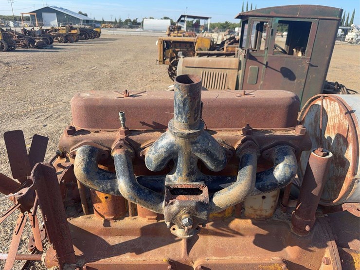 caterpillar-thirty-image-16