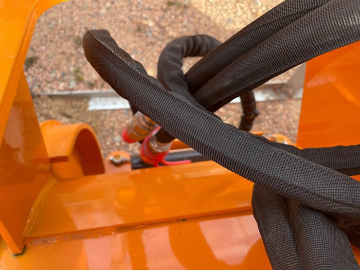 #4068-•-landhonor-double-discharge-concrete-mixer-attachment-image-12