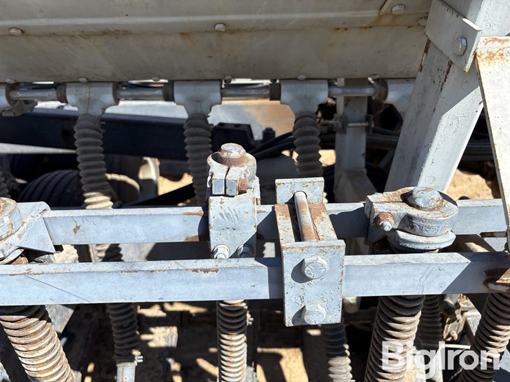 crustbuster-3400-45x8-drill-image-16